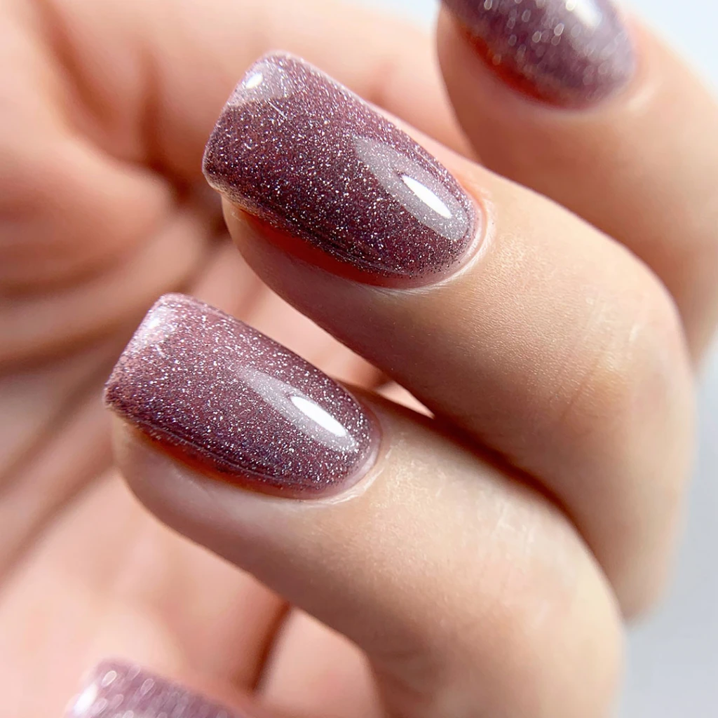 06-shock-effect-manicure-